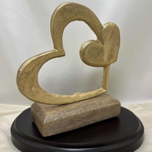Cœur en métal doré sur socle de bois de GmbH (13.5*14.5cm)