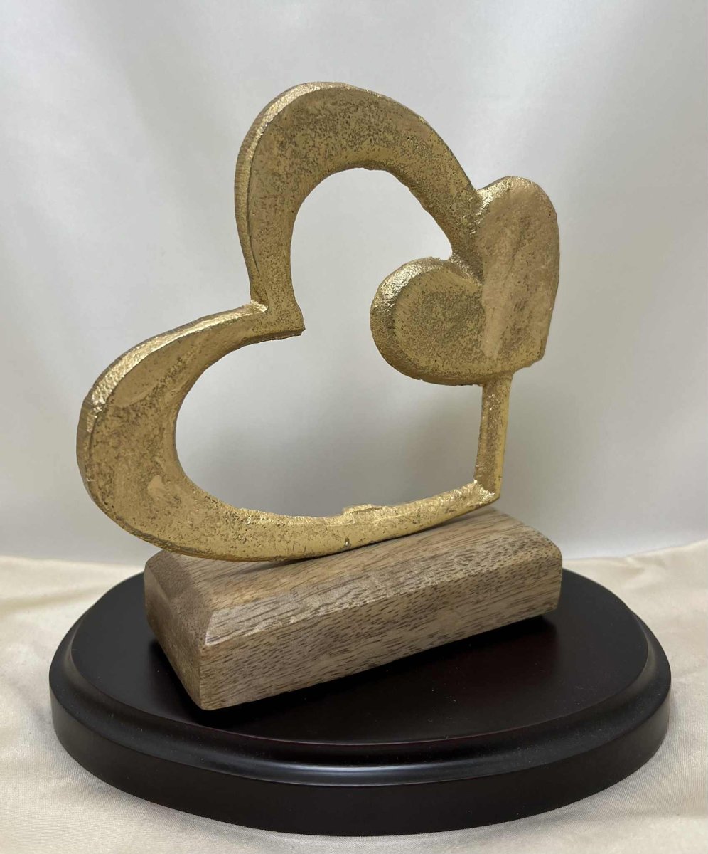 Cœur en métal doré sur socle de bois de GmbH (13.5*14.5cm) – Image 2