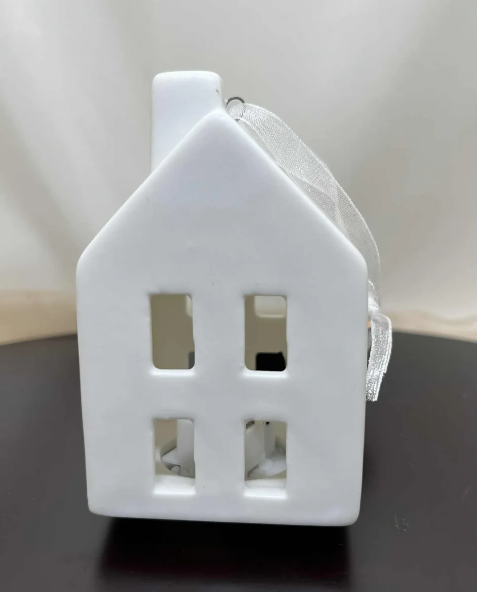 Lot de 2 maisons blanches en céramique éclairées de GmbH (5.5*8*5cm) – Image 4